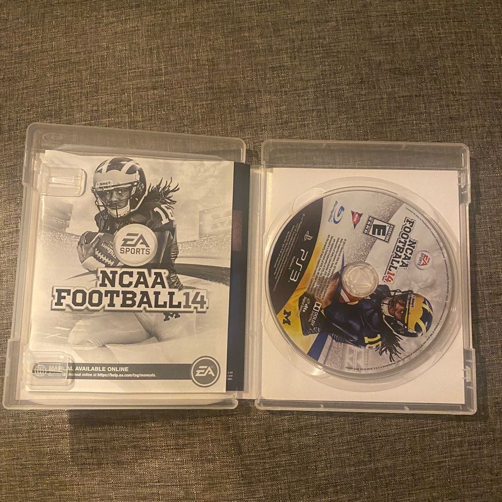 NCAA Football 14 Video Game - Black and White Cover